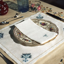 Load image into Gallery viewer, Ottomane Carnation Placemat, Set of 4